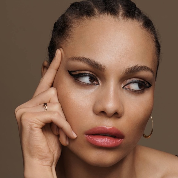 CODE 8 precision liquid eyeliner - Picture 2 of 9